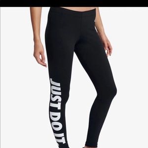 Nike  (L ) just do it leggings women’s black/white